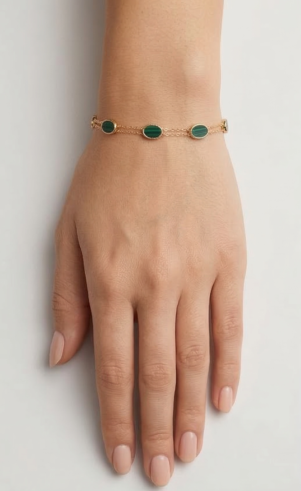 Golden aura: Verdant Oval Station Bracelet